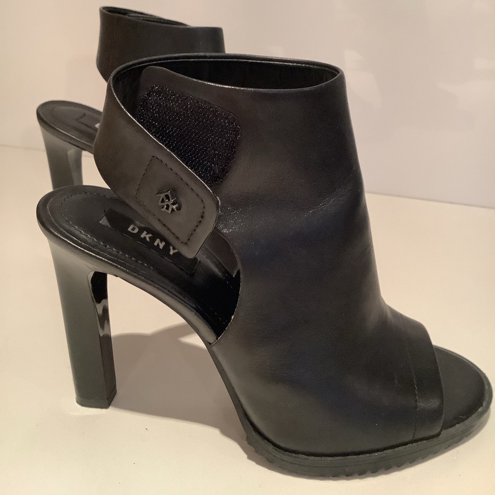 Wear them with jeans or dresses, they are in real leather